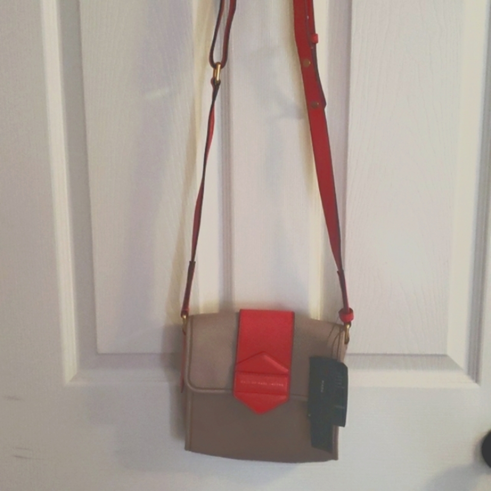 Marc Jacobs tan and red small shoulder bag